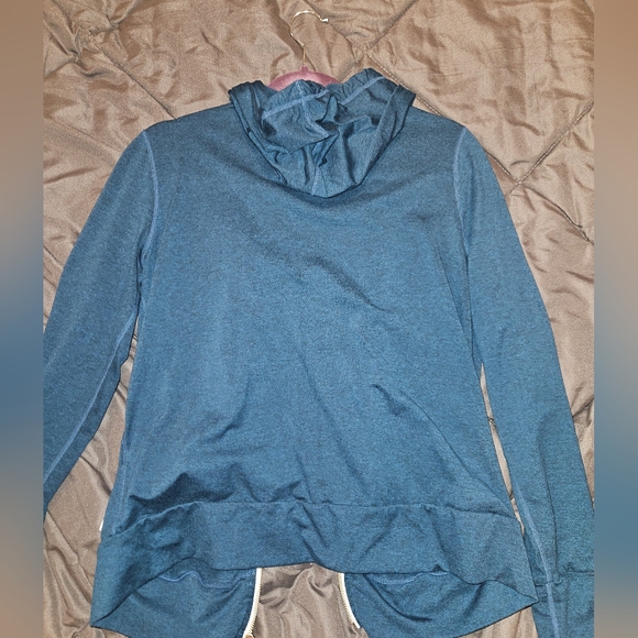 Vuori Blue Halo Hoodie - Picture 5 of 9